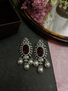 Saahi Red Earrings - Image 4