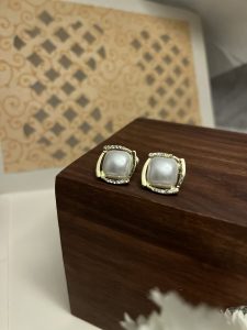 Aahana Pearl studs