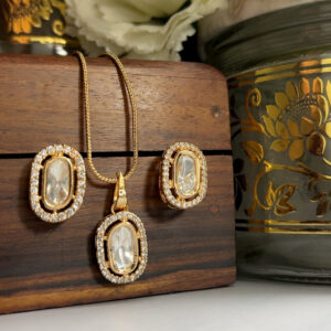 Dhuvi Kundan polki pendent set