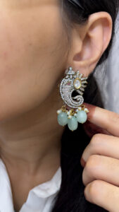 ANTIQUE POLKI KUNDAN EARRINGS WITH SEMIPRECIOUS STONE Code 252 - Image 2